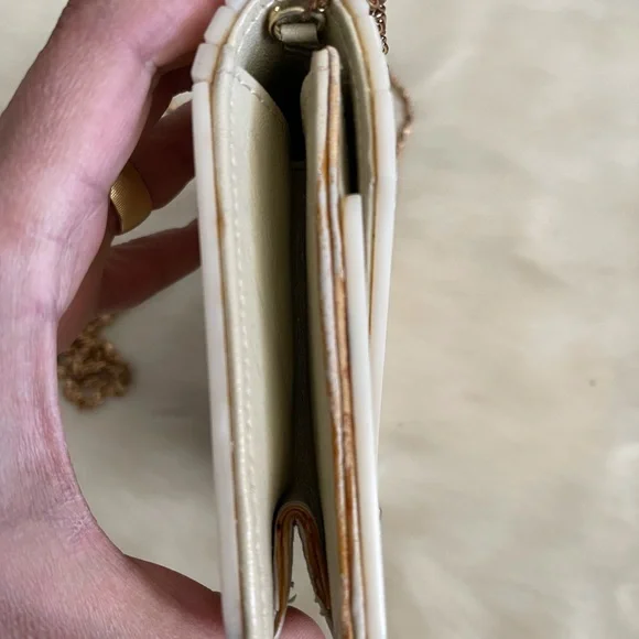 White mother of pearl look plastic & leather purse 1970s 1980s - Picture 6 of 7